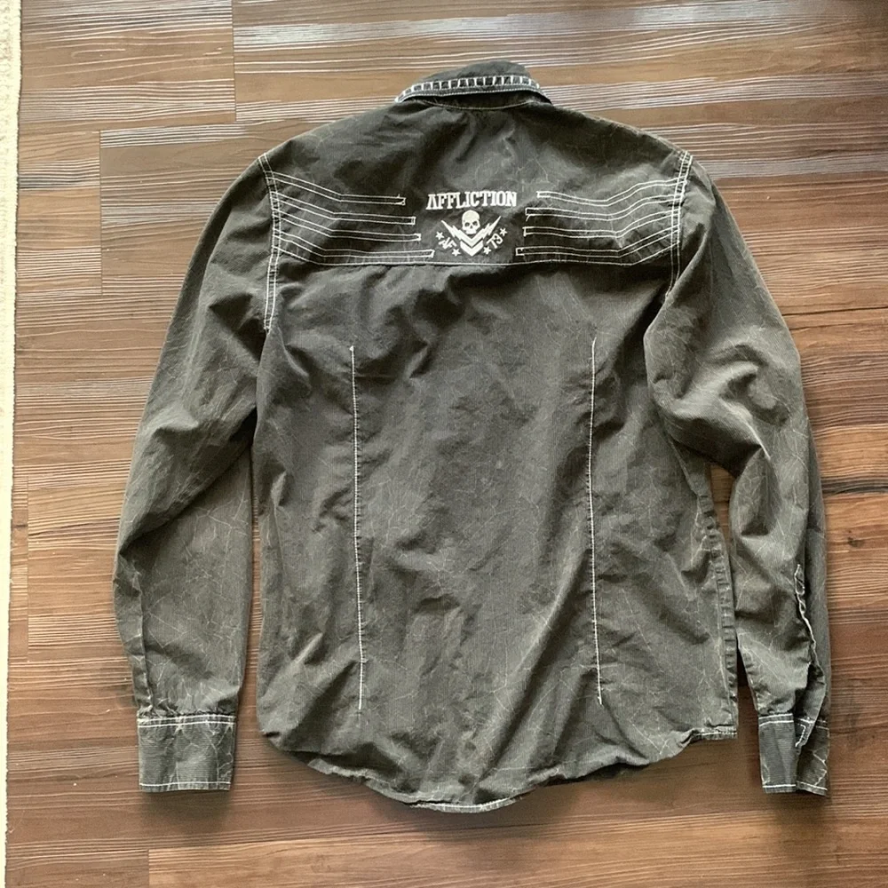 Affliction Men’s Button front distressed corduroy shirt. Size Medium. $FIRM$ - Picture 3 of 11